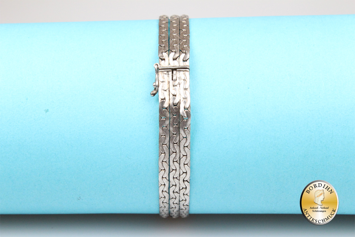 Armband; Silber (835), mit drei Strängen