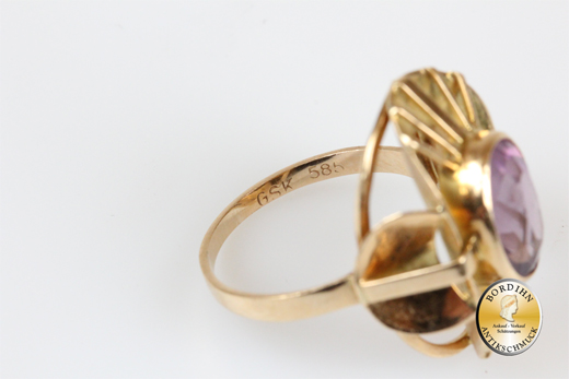 Ring; 14 Karat Gold mit einem Amethyst