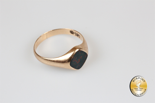 Ring; 14 Karat Gold mit einem Jaspis, antik