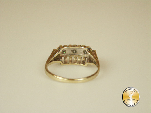 Ring; 14 Karat Gold, 3 Brillanten, antik