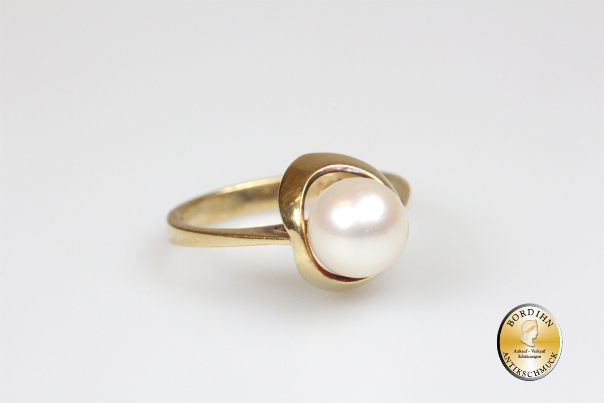 Ring; 14 Karat Gold mit einer Perle