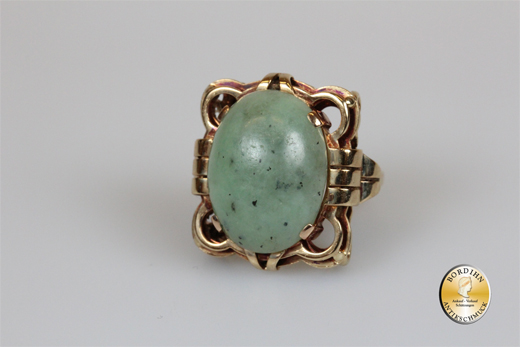 Ring; 14 Karat Gold, Jade Cabochon, um 1900
