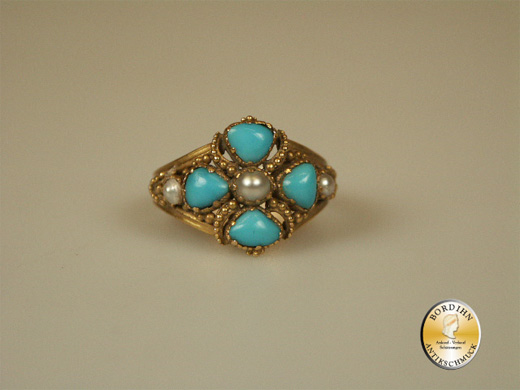 Ring; 14 Karat Gold mit Türkis und drei Perlchen, um 1900