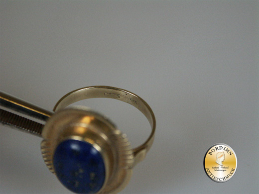 Ring; 14 Karat Gold mit Lapis (oval), um 1970