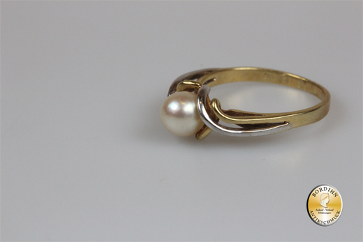 Ring; 14 Karat Weissgold & Gelbgold mit einer Perle