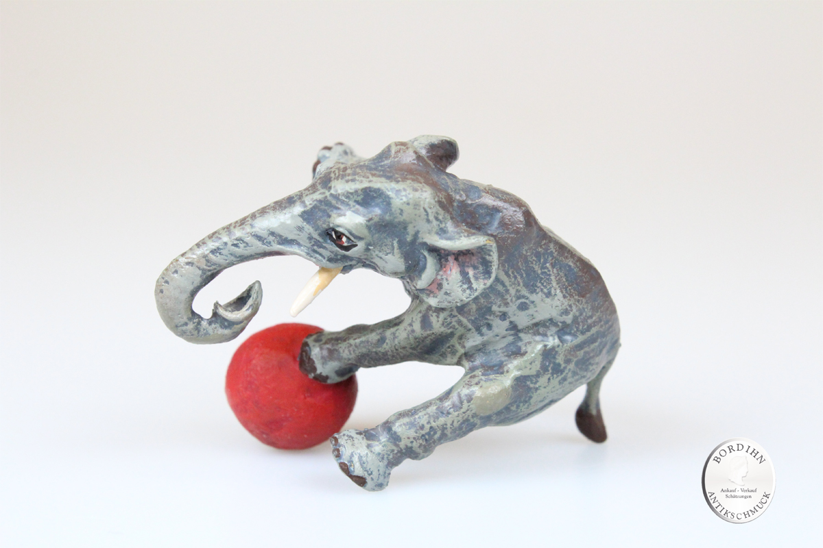 Wiener Bronze Elefant mit Ball spielend original Fritz Bermann Figur